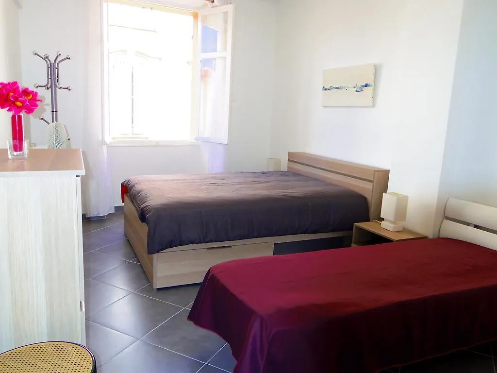 Delaup Apartment Cannes 0*,  France